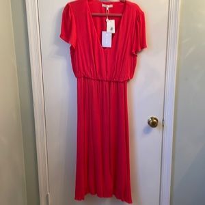 XL Coral WAYF midi dress.